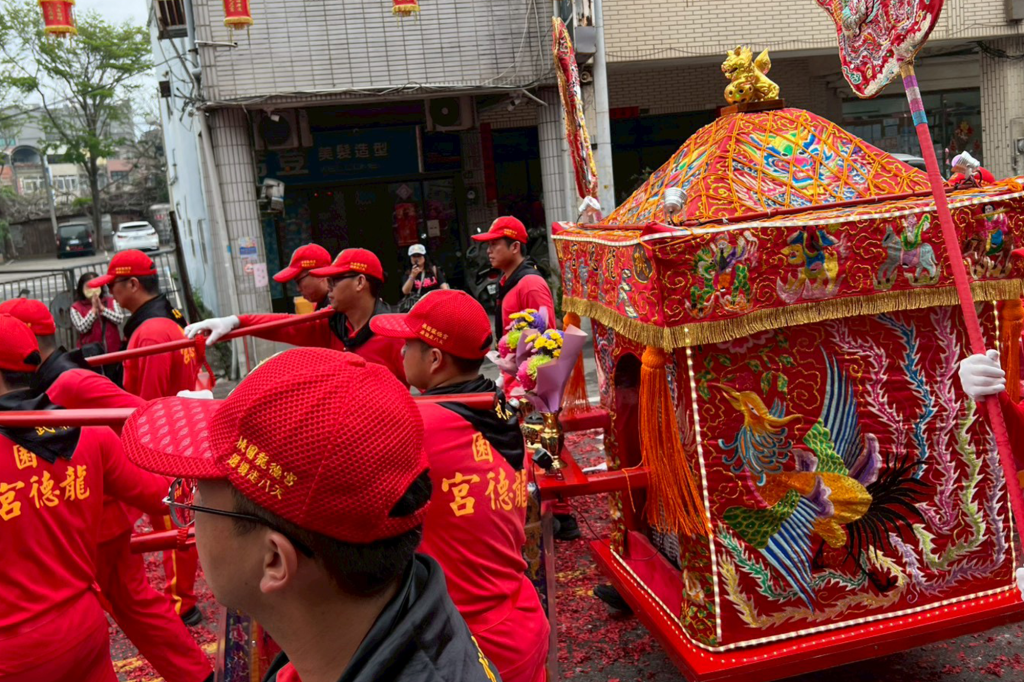 崑崙白鶴仙宮 郭董事長 率眾執事人員 前往 鹿港天后宮 接駕 桃園龍德宮 九天八夜刈火遶境 圓滿成功 42000X1333