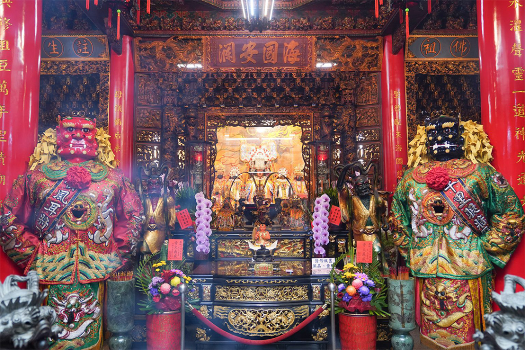 崑崙白鶴仙宮郭董事長陪同新港奉天宮何董事長前往大雅永興宮參香拜訪 10526