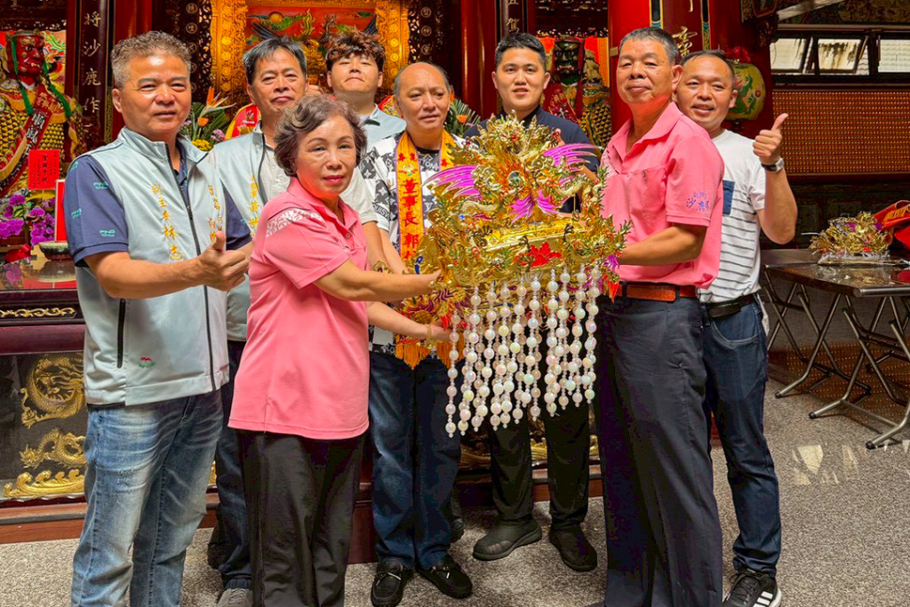崑崙白鶴仙宮 由 郭董事長 率委員會一行虔誠前往 「沙鹿朝興宮（沙鹿媽） 50601
