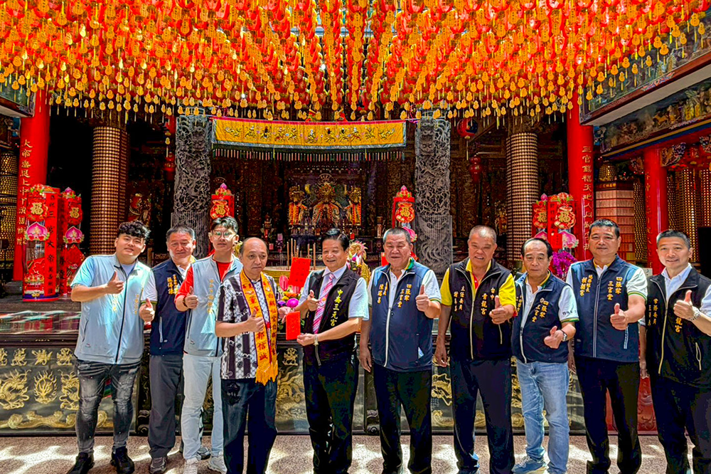 前往中崙三元宮參香禮聖。並出席「中華民國三官大帝道脈宏孝協進會」理監事會 40702
